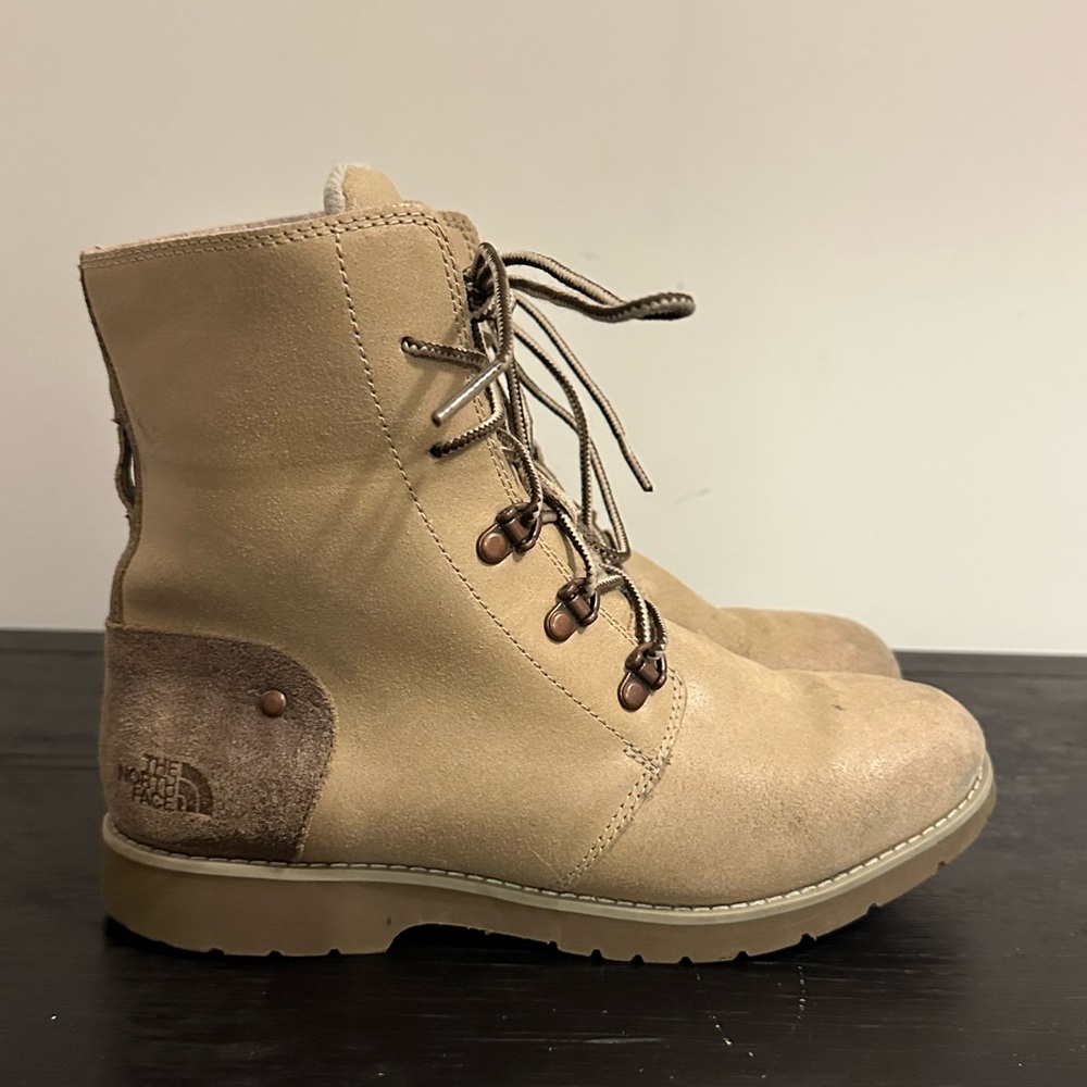 The North Face Ballard Lace Up Beige Tan Winter Boots Women’s Size 7.5